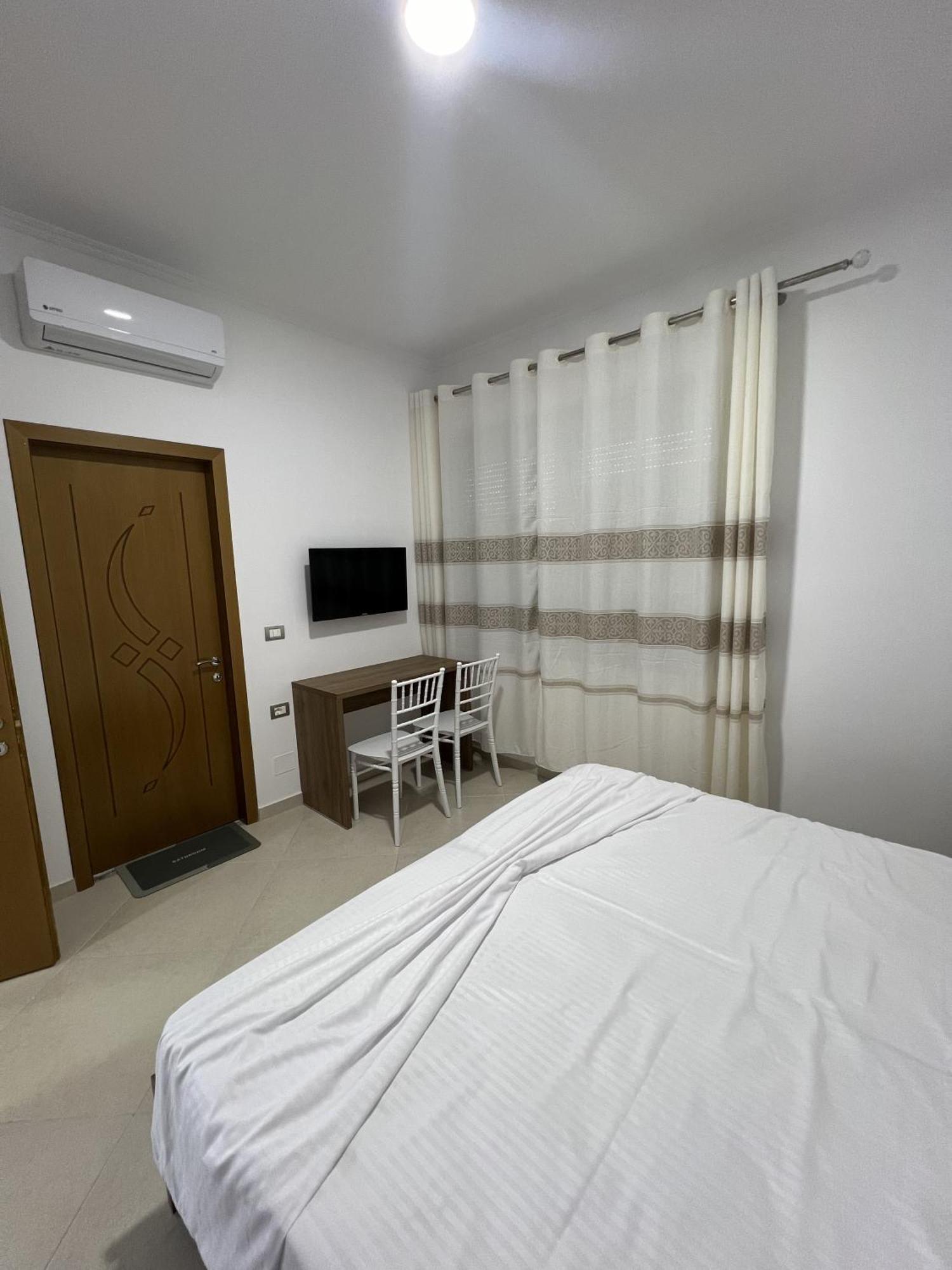 Guesthouse Osumi Berat Esterno foto